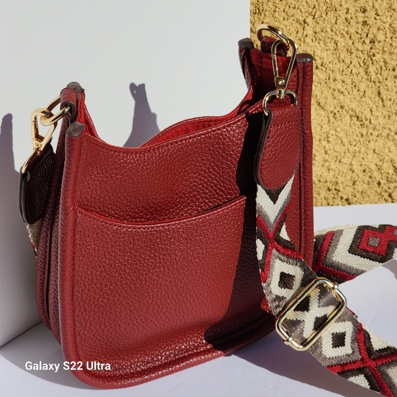 Women's Faux Pebble Leather Wine Small Two Pocket Shoulder Bag with Guiter Strap - Picture 2 of 8